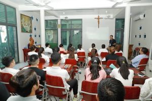 Huấn luyện Truyền thông tại Giáo hạt Phú Xuyên: Người trẻ đầy “nắng”